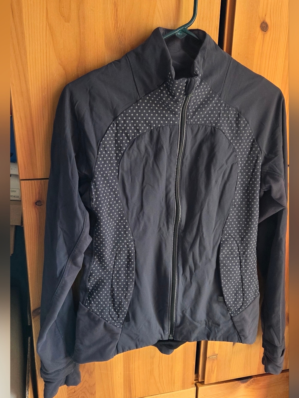 Lululemon Women's Dark Grey Reflective Softshell Jacket Size 6